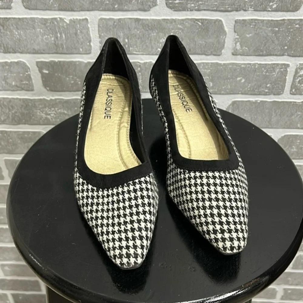 New | Classique‎ | Houndstooth Heels | Women’s Size 7M | Black Trim